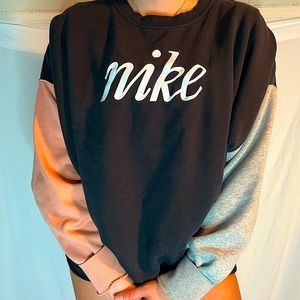 NIKE CREWNECK
